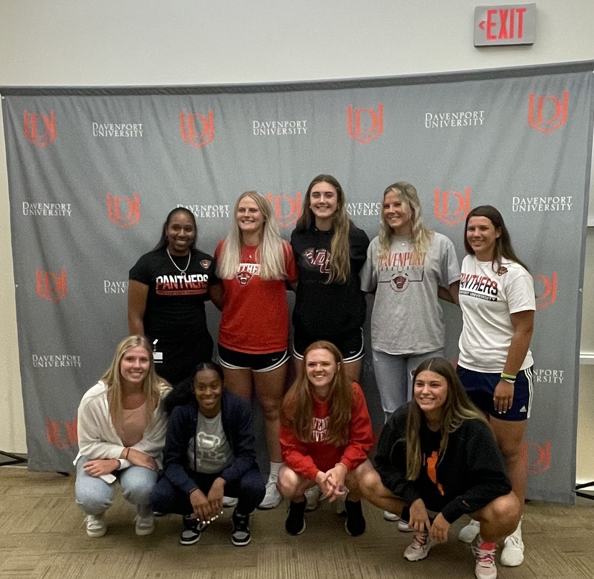 DU_CoachSanders's tweet photo. Hanging out with the freshman at orientation yesterday #DUBound #PantherPride #ETC @DU_WBB https://t.co/qvSKGwIXZZ