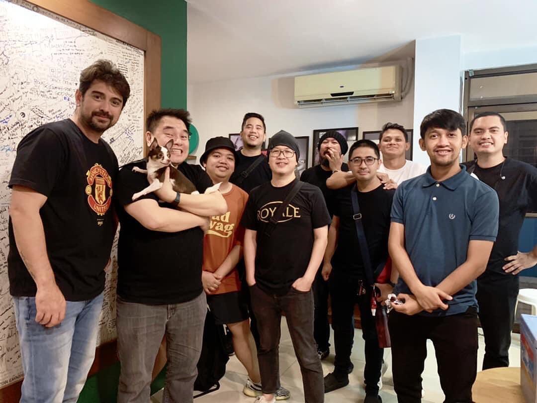 BAEneracionOfcl's tweet image. Akalain niyo, kasya pala dito sa studio ang ganito karaming pogi!!! Hehehe. #PogiProblems

Mga Poging Lodi
ianveneracion @ieaninigo28 @rickson.ruiz @ryandeleon23 @joeydeguzmansax @jannoqueyquep teplachica @ryangirado 

Thanks Marvin! 

#ianveneracion
#NinunoRehearsal