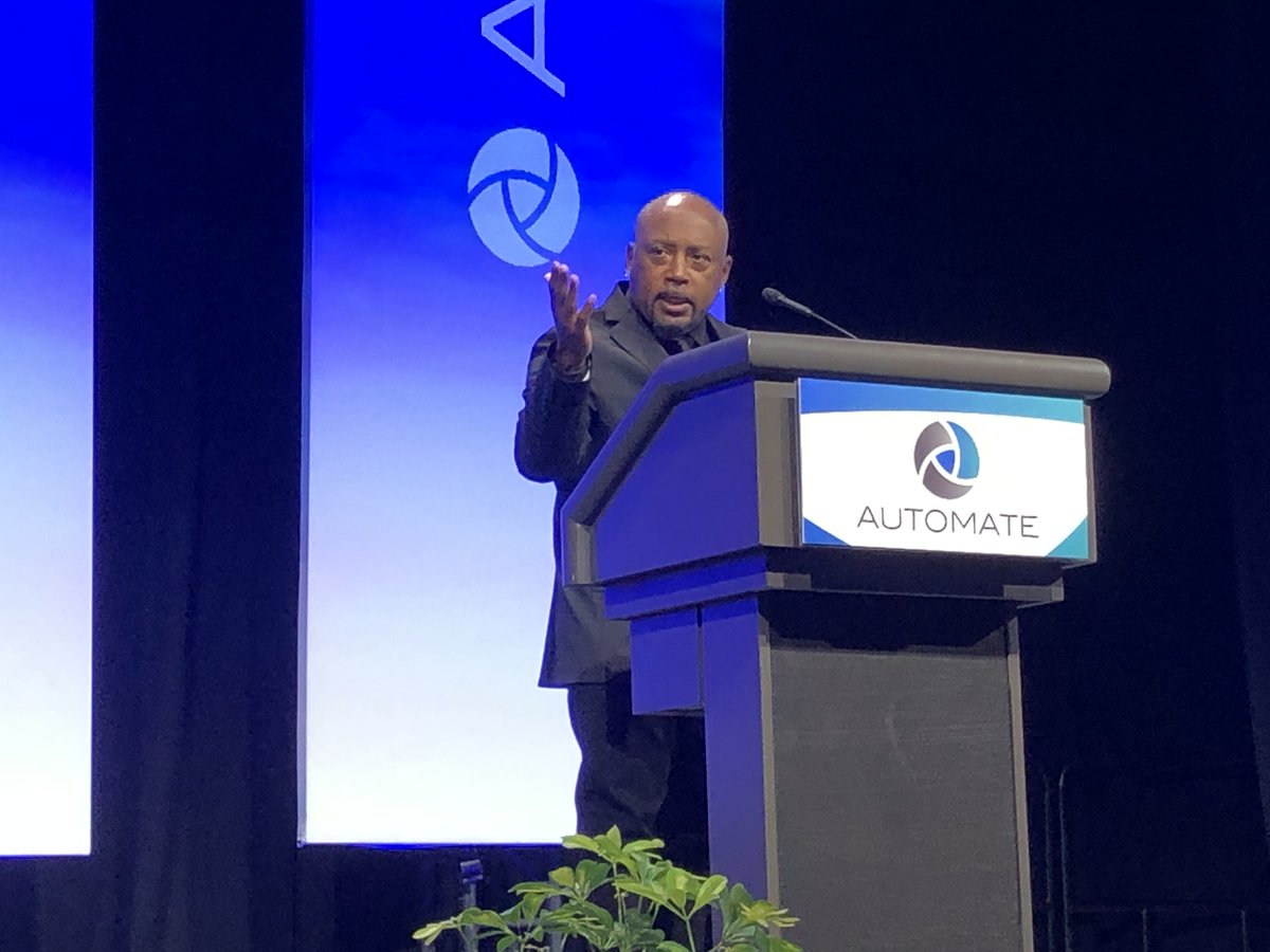 AutomateShow's tweet photo. Day one was one for the books! We’re looking forward to another day full of inspirational keynote sessions, conference classes, exhibits and more! #AutomateShow https://t.co/HiOTWDSrh8