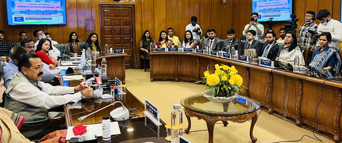 DrJitendraSingh's tweet photo. It was a refreshing experience meeting the first 20 All India IAS/Civil Services Exam toppers. The first three toppers... Shruti, Ankita and Gamini personify the women power of India 2022. This is, incidentally, the privileged batch of 
1/2 https://t.co/6POAkmZVoP