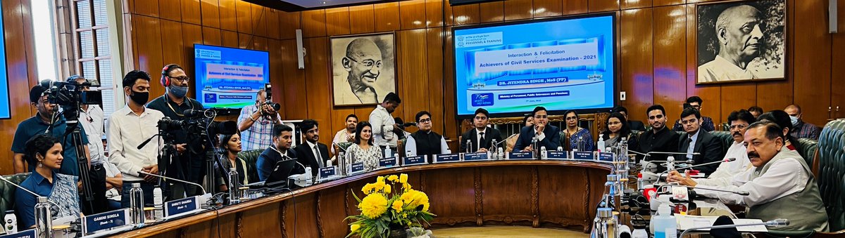 DrJitendraSingh's tweet photo. It was a refreshing experience meeting the first 20 All India IAS/Civil Services Exam toppers. The first three toppers... Shruti, Ankita and Gamini personify the women power of India 2022. This is, incidentally, the privileged batch of 
1/2 https://t.co/6POAkmZVoP