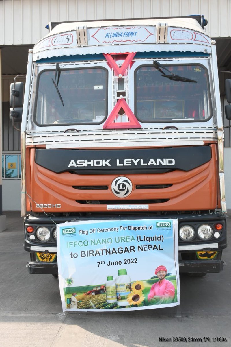 drusawasthi's tweet photo. I am glad to share that today; First Export consignment of #IFFCONanoUrea to Nepal was flagged off today from Nano Fertiliser Plant, Kalol Unit by Unit Head &amp; Director, #IFFCO @dginamdar. It’s a new beginning in global fertiliser market. My best wishes to everyone. https://t.co/pz81tKJFjN