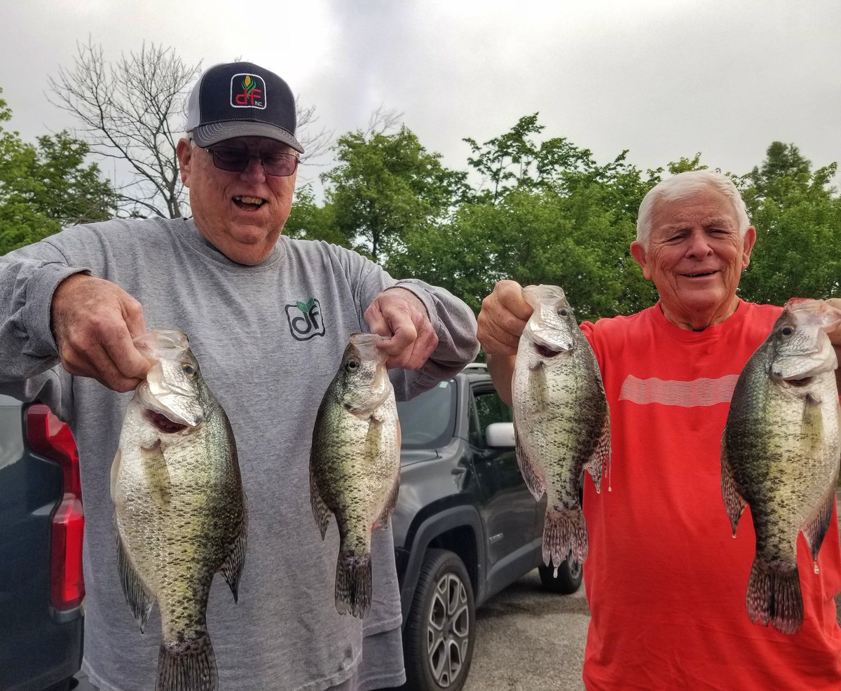 schoenherr_kyle's tweet photo. My buddies from KY my short work of it this morning!
#bnmpoles #roadrunnerlures #midsouthtackle #truturnhooks #harvestclean #muddywaterbaits #gammaline #madfishing #crappiefishing #crappie #fishing #summe https://t.co/mPDJZhW6jB