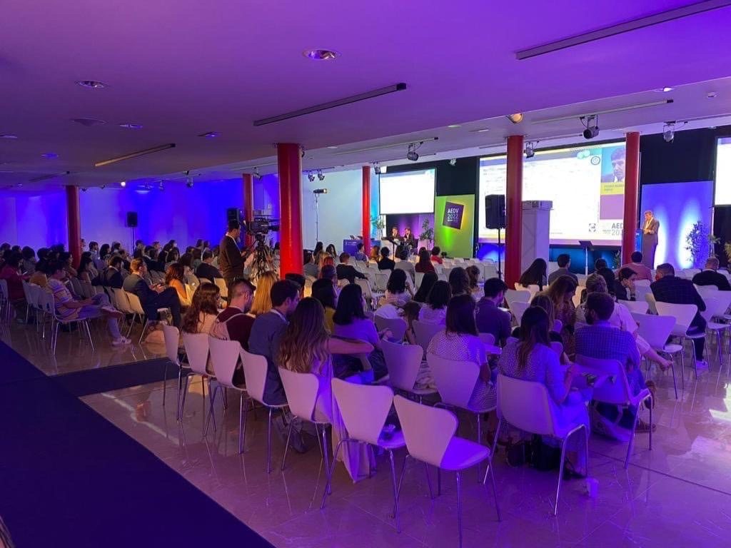 ucb_iberia's tweet photo. ¡Desde #UCBIberia queremos agradeceros a todos la asistencia a nuestro simposio en el Congreso Nacional @aedv_es! Ha sido un placer ser colaboradores Platino.
Y si te lo perdiste, puedes verlo ahora aquí: https://t.co/08bHemxokW
#Inspiredbypatients #Drivenbyscience #psoriasis https://t.co/aDFniVLFeP