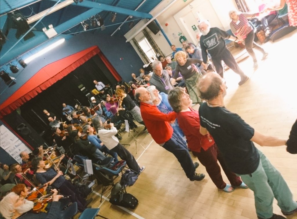 📯Last opportunity to book for KlezNorth bon the Moor happening this weekend 10-12 June. Workshops in klezmer instrumental music, dance and Yiddish song from some of UK's finest klezmer stars. More info &amp; booking kleznorth.org.uk
#klezmer #festival #klezmermusic