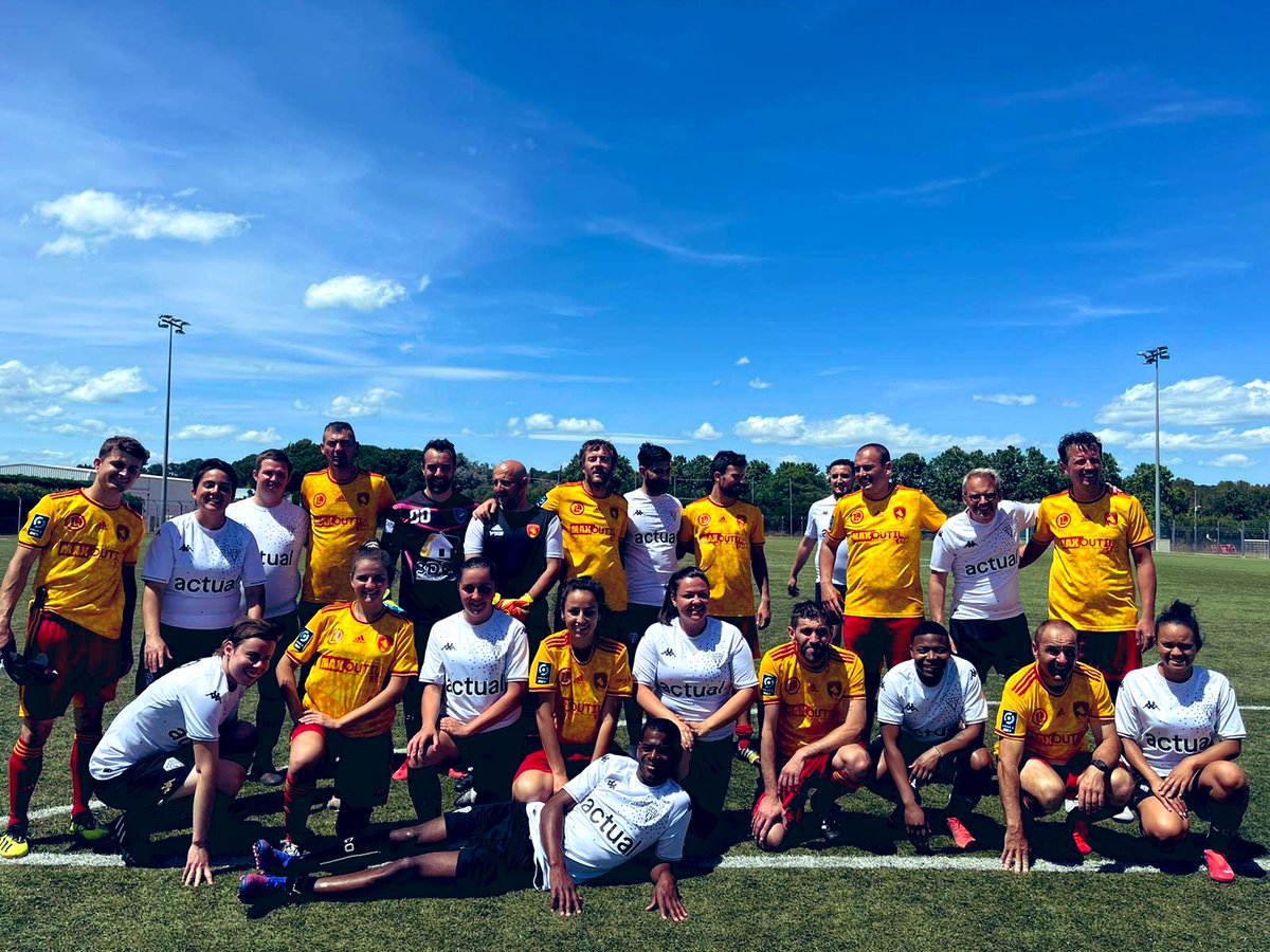 GHT_49's tweet photo. Après une défaite contre Metz et Lille, nous gagnons 4/1 contre Rodez et finissons à la 7eme place ! Un grand bravo à notre super équipe composée à égalité filles/garçons ! @chu_angers @ch_cholet https://t.co/oyX32xQcwG