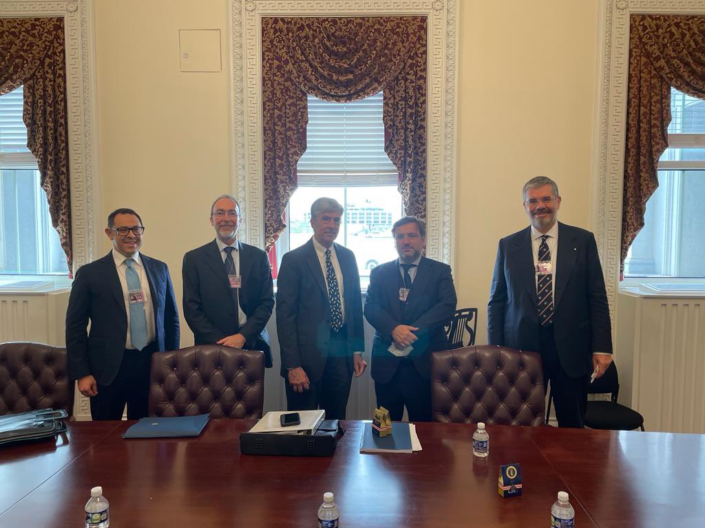 ItalyinUS's tweet photo. #Italy &amp; the U.S. stepping up cooperation on #CyberSecurity. Great meetings of @robertobaldoni, DG of the 🇮🇹 @csirt_it, with DNSA Anne Neuberger, National Cyber Director Chris Inglis, CISA Director Jen Easterly @CISAJen, SBO Jennifer Bachus @StateCDP, 🇺🇸think tanks &amp; universities https://t.co/V39IzeaqH5