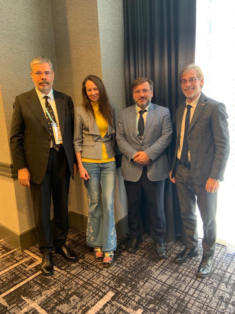 ItalyinUS's tweet photo. #Italy &amp; the U.S. stepping up cooperation on #CyberSecurity. Great meetings of @robertobaldoni, DG of the 🇮🇹 @csirt_it, with DNSA Anne Neuberger, National Cyber Director Chris Inglis, CISA Director Jen Easterly @CISAJen, SBO Jennifer Bachus @StateCDP, 🇺🇸think tanks &amp; universities https://t.co/V39IzeaqH5