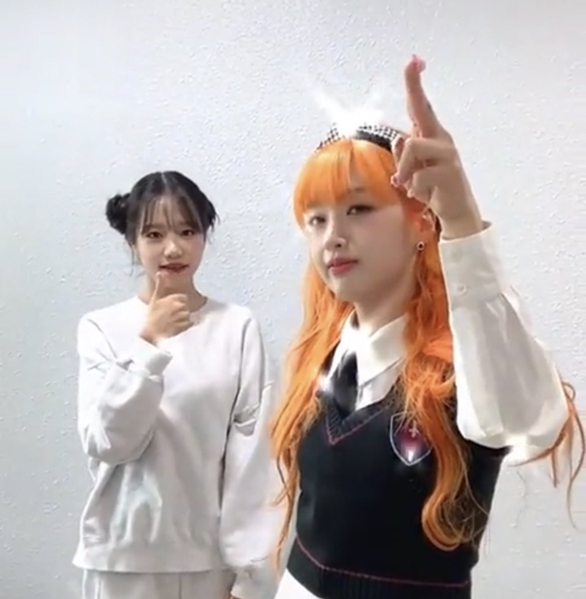 yuriwinks's tweet photo. look everyone it’s yuri sunbaenim 🥺 this always makes me feel some type of way 😭 https://t.co/KGuYz5MVCW