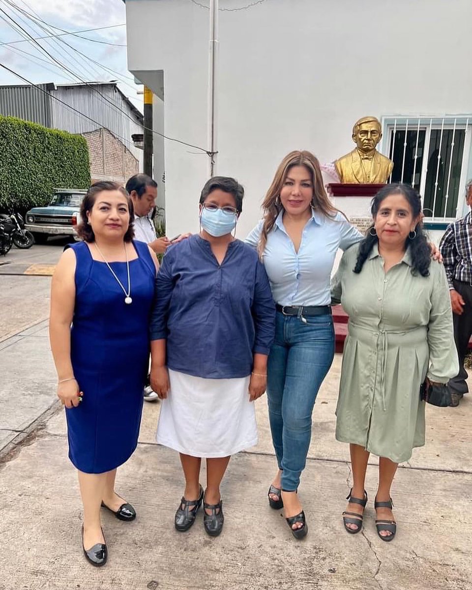 Lety_CruzR's tweet photo. Agradezco al présidente municipal Juan Carlos García Márquez la invitación el día d ayer para darle legitimidad a Julián Aguilar Coello como #AgenteMunicipal d #SantaMaríaIxcotel junto con mis compañer@s d cabildo
#RegiduríaDeEquidadDeGénero
#SantaLucíaDelCamino
@SantaLucia_Ayto https://t.co/LdKEk8JIKg
