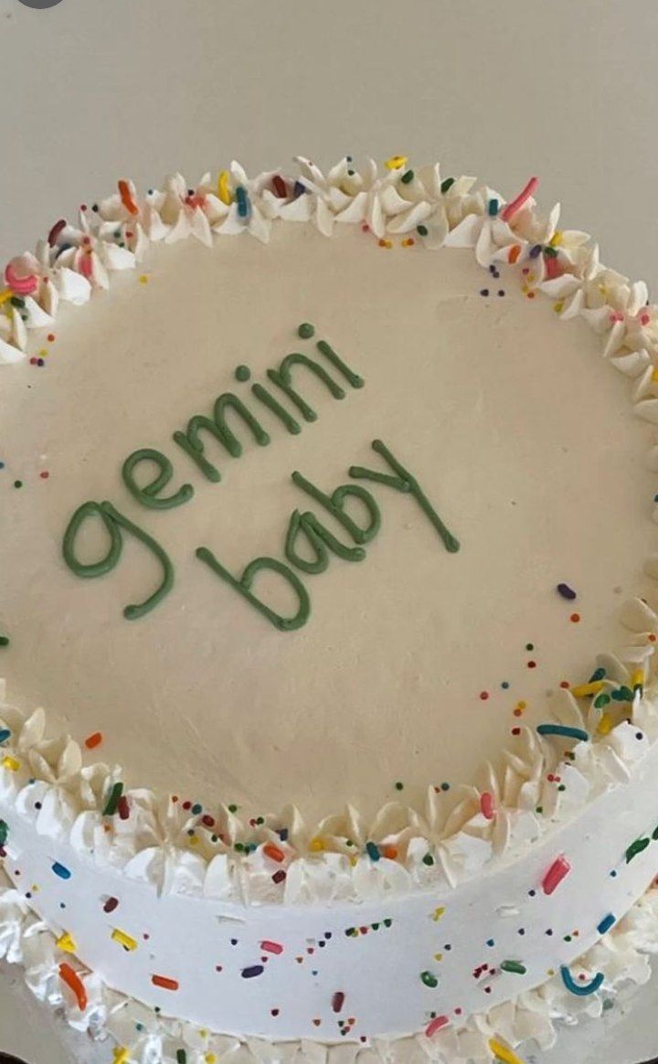 happy birthday to the hottest woman alive, Emily. thank you for being such a great gf. i wish u nothing but happiness. the party is waiting for you, blow the candles and enjoy your birthday, baby🤍