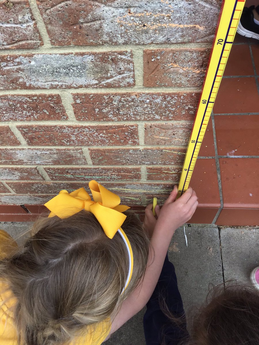 RuncieOf's tweet photo. Year 2 have been practising our jumping for height skills as part of our Athletics PE unit. We then measured our jumps using metre sticks to link to maths. We love a cross curricular lesson! #ARFSPE #ARFSmaths https://t.co/m6wsIajoBv