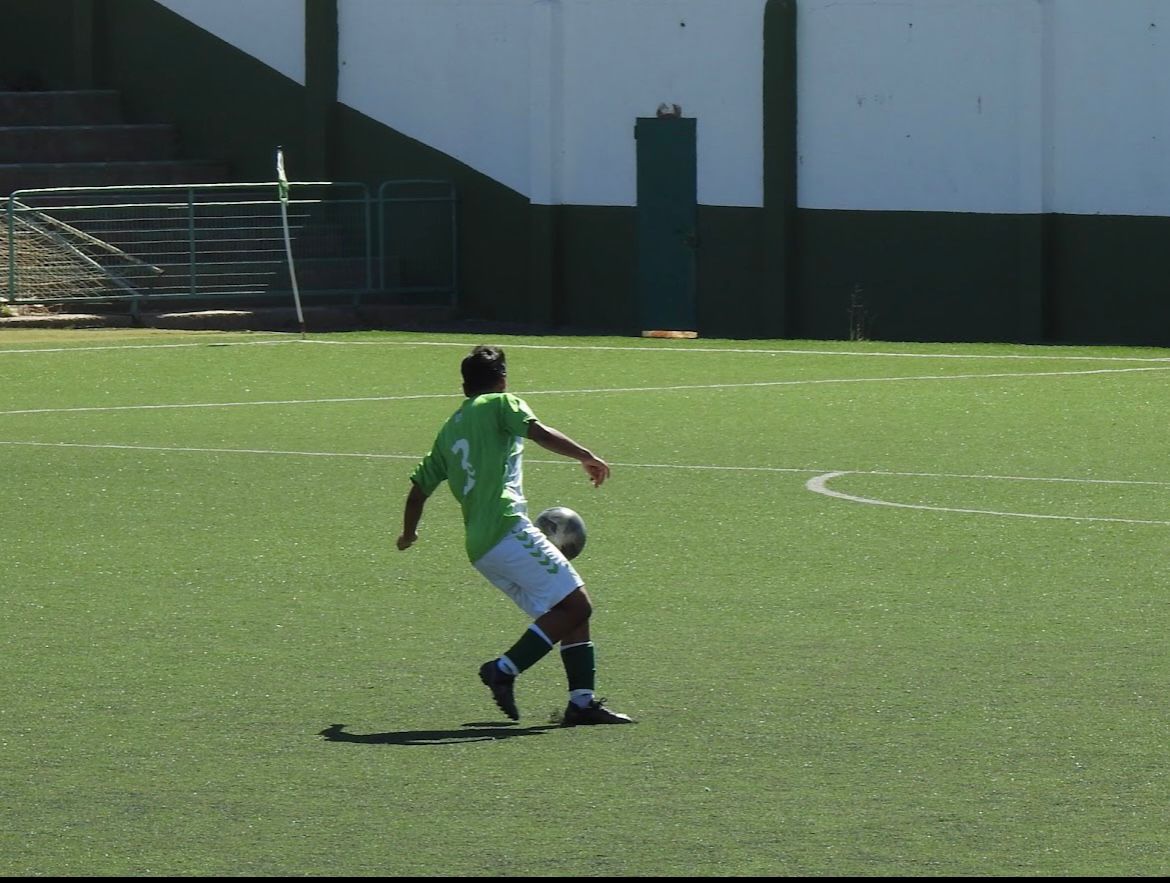 BarranquillaES's tweet photo. 🚨Comunicado oficial 🚨
Nuestra CAR derecho @gabriperz cedido del EstrellaFC se incorpora a los entrenamientos del equipo después de unas molestias en el pulmón (mucha hookah poco futbol).
A darlo todo mastodonte! 🟡🔰 #TodosaUna #SomosBarranquilla https://t.co/XqhKrb6vh0