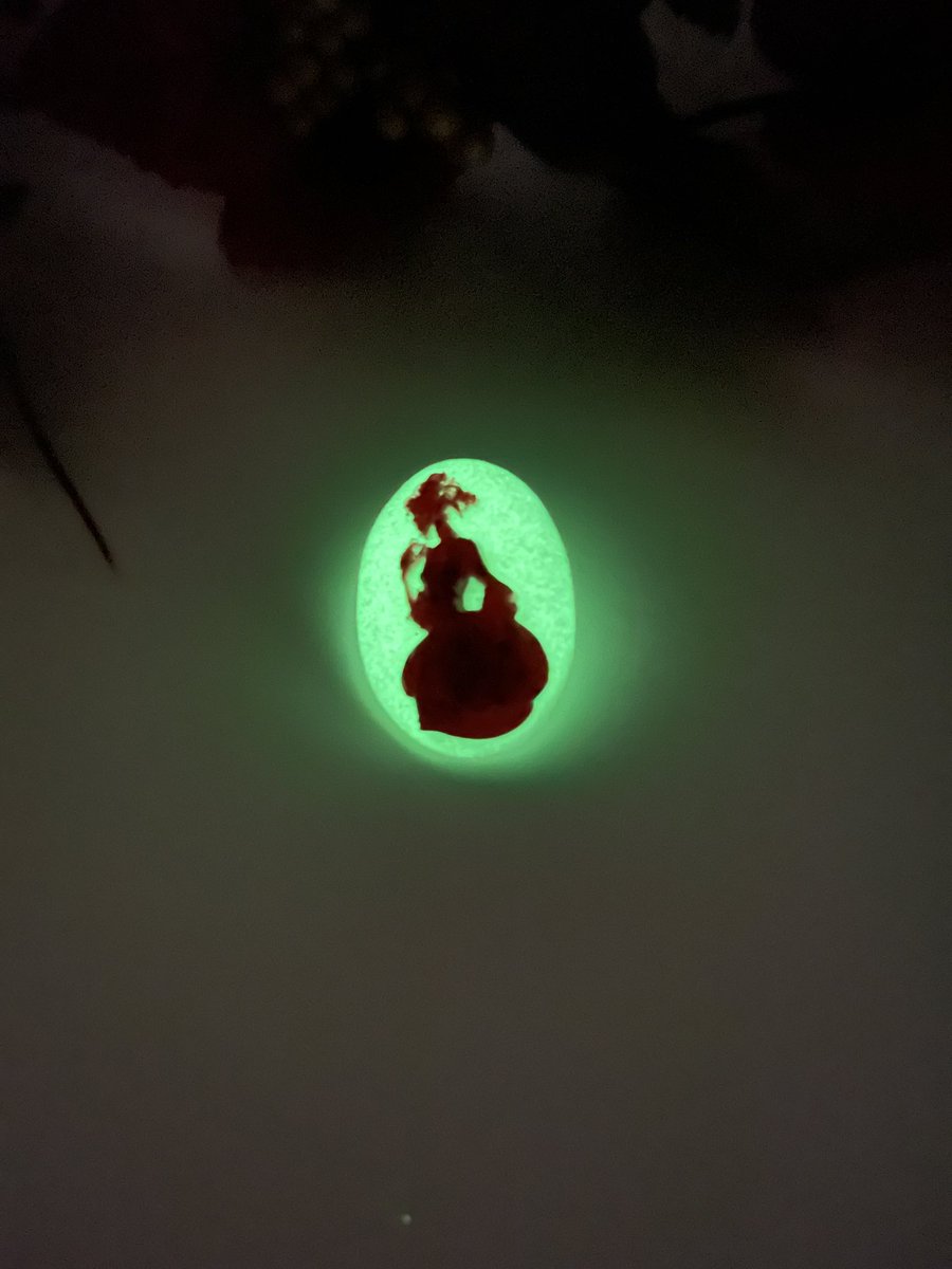 ReiArtistryclay's tweet photo. Gothic cameo pins that glow in the dark! https://t.co/cbHwrl7LGs