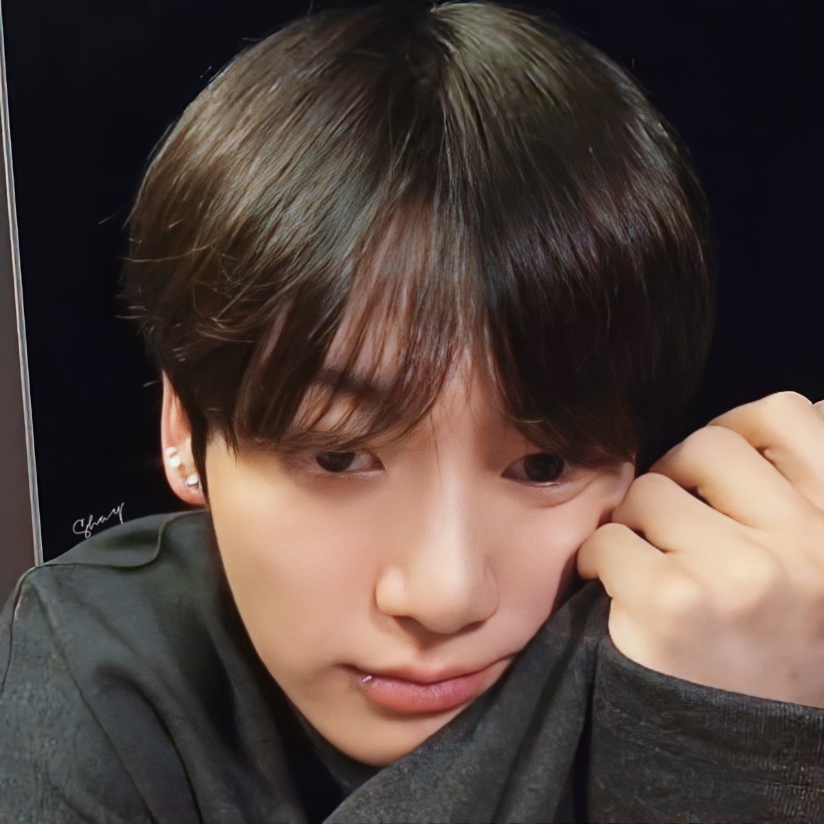 shay_yaaaa's tweet photo. 우리 동그라미 소중하니까

#JUNGKOOK #정국 #BTS https://t.co/tIT0qoj8jV
