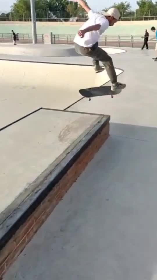 Switch FS Bigspin Nepal Skatepark dlvr.it/SRmQDS