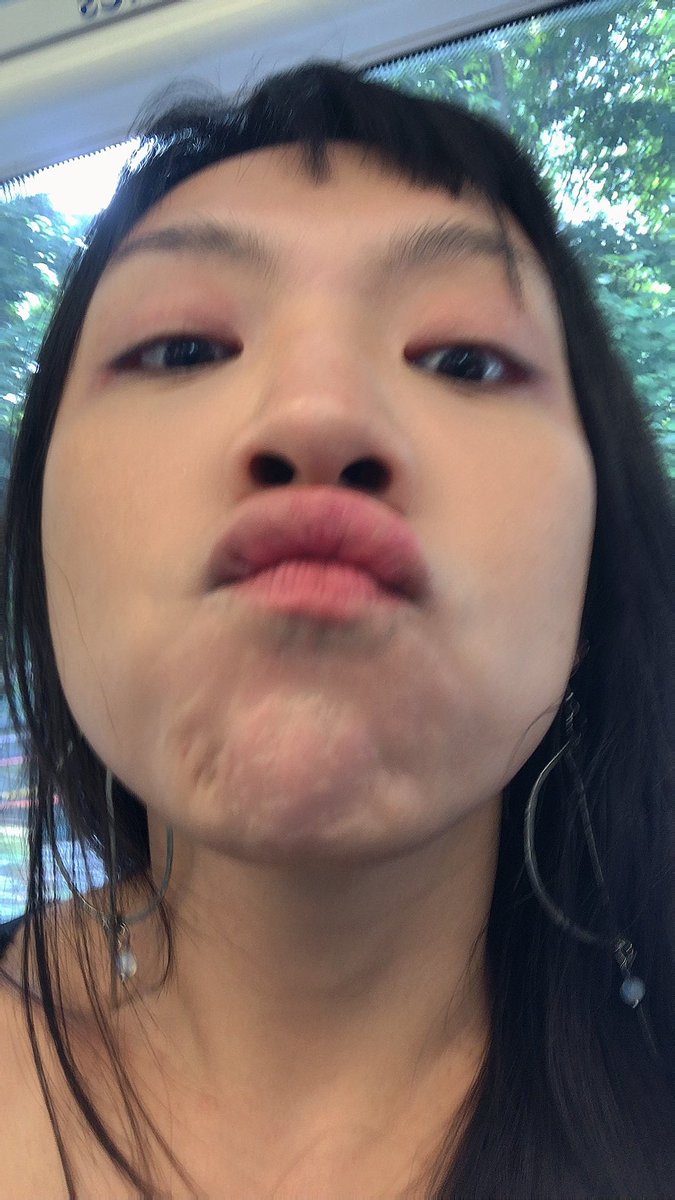 fifirong tweet media