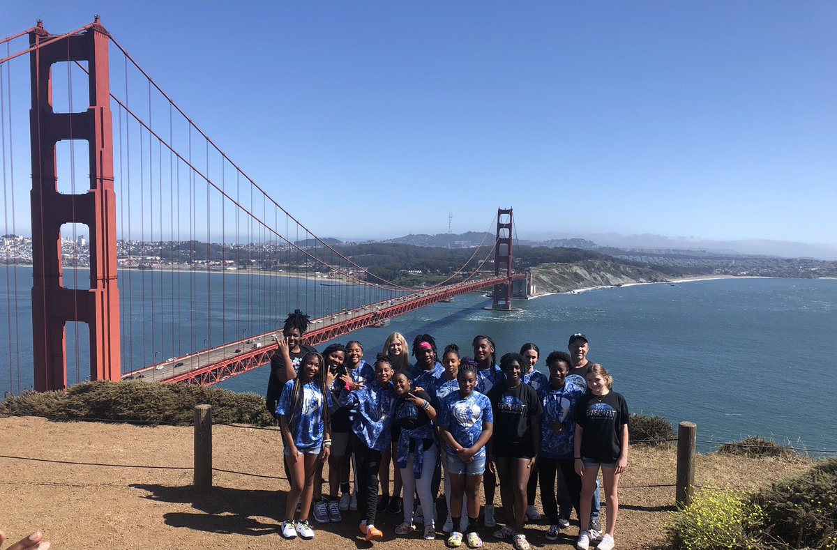 RamseyBuckets's tweet photo. Thankful to be part of a organization that does so much for us kids. We played in Sacramento, visited University of California, Golden Gate Bridge, and Lake Tahoe. https://t.co/qHPuVjOOAs