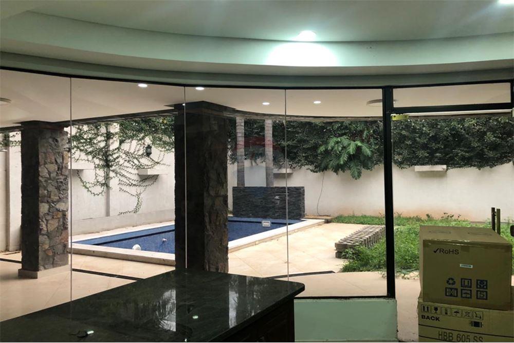 lfer90e's tweet photo. ALQUILO CASA DE 3 SUITES + PISCINA EN MBURUCUYA
#contactame #piscina #balcon
#seguridad #confort #remaxpy
#remaxtotal https://t.co/U3GKuzcHKT