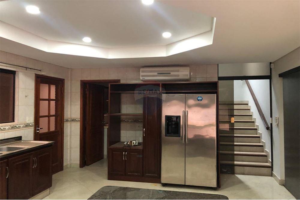 lfer90e's tweet photo. ALQUILO CASA DE 3 SUITES + PISCINA EN MBURUCUYA
#contactame #piscina #balcon
#seguridad #confort #remaxpy
#remaxtotal https://t.co/U3GKuzcHKT
