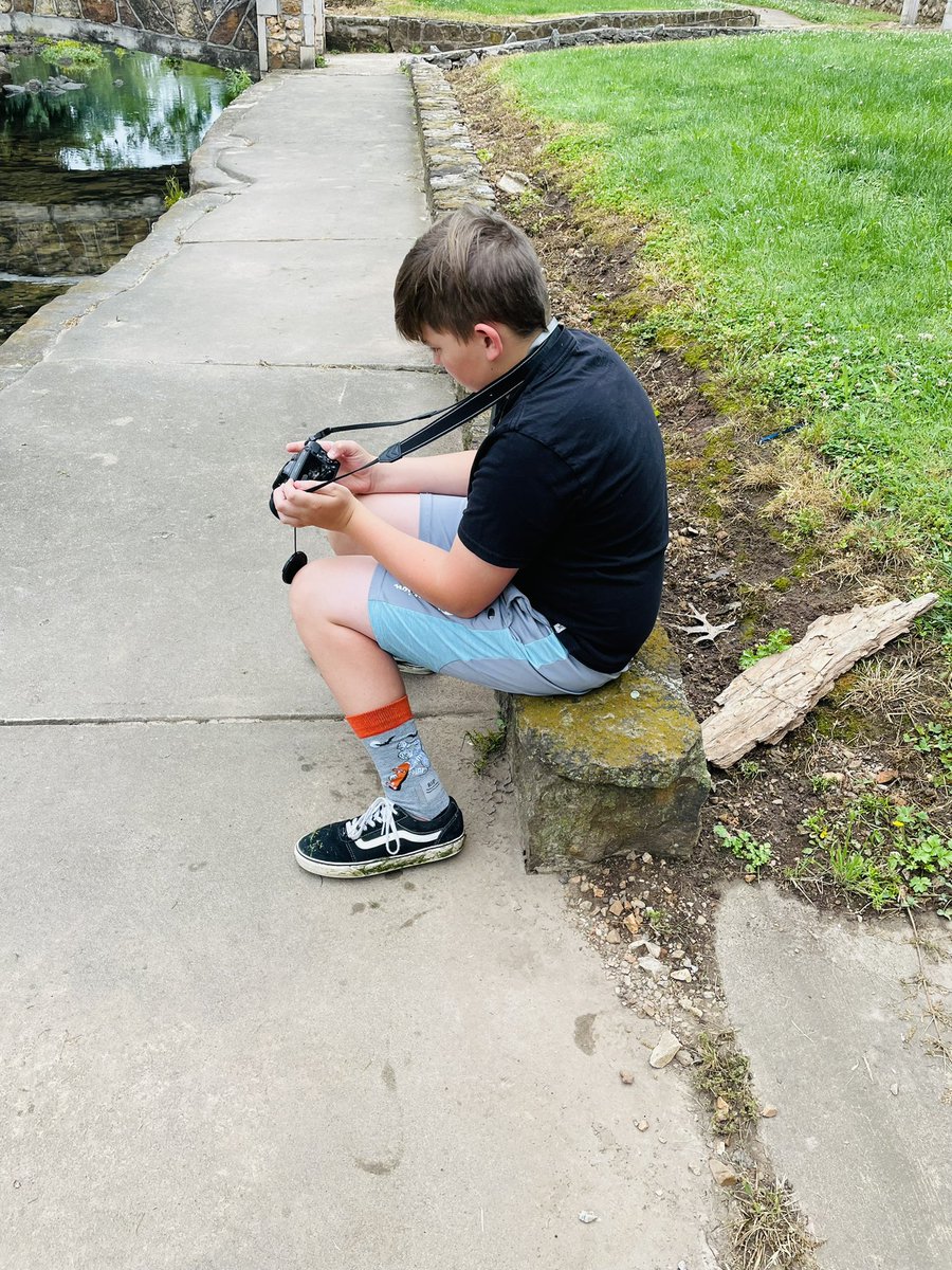 jencottengim's tweet image. Assignment #1~ black and white photography with this sweet group of artist 📸 #SPSFineArtsProgram