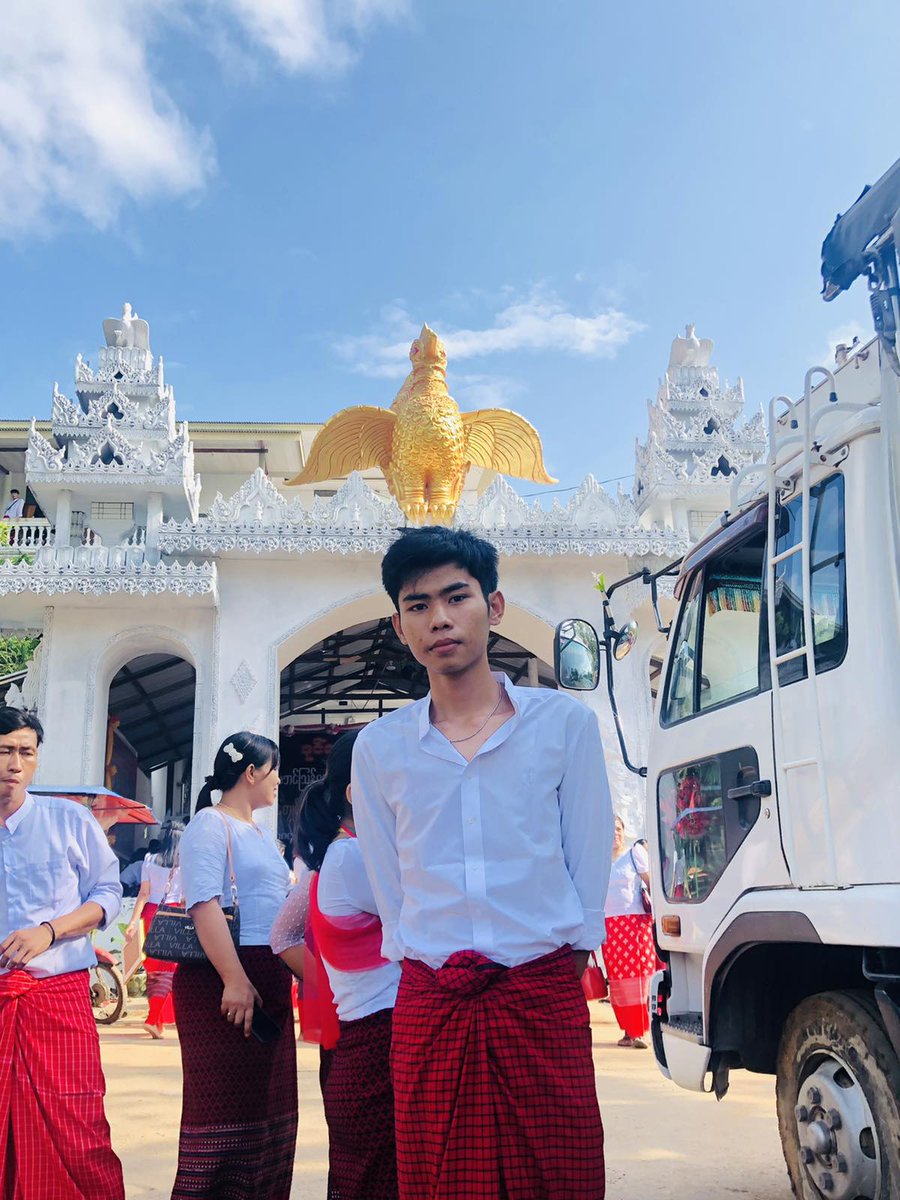 arkar_mehm's tweet photo. ကျနော့်ကို ၁၅ မိနစ်လောက်ရရင် ဘာလုပ်မလဲ😛
#သံဖြူဇရပ် https://t.co/Fm8UCf51cT