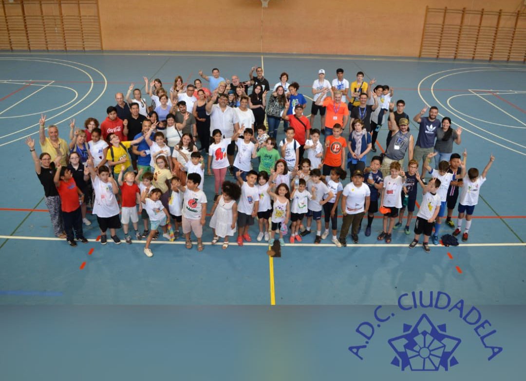 ADCCiudadela's tweet photo. Por aquí os dejamos la foto grupal del sábado pasado. #jornadasdeinclusion #pamplona #iesbasoko https://t.co/uK1OLDvgxf