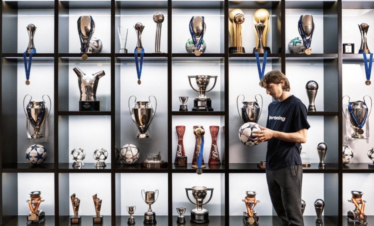 فابريزيو رومانو (صحفي) : قبل الإعلان عن تشواميني، سيؤكد ريال مدريد العقد الجديد للوكا مودريتش حتى يونيو 2023. 

- من المقرر عقده غداً في البرنابيو، وسيكون فلورنتينو بيريز حاضراً أيضاً.

- تم توقيع صفقة جديدة بعد نهائي الابطال. كانت المفاوضات أكثر من سريعة.