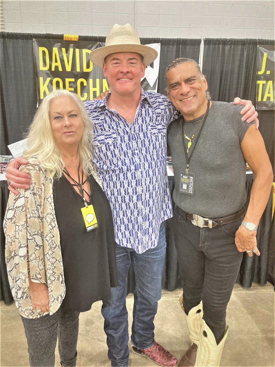 I had an amazing time this weekend. Thank you <a href="/ConHuntington/">Huntington Comic & Toy Convention</a>  for having me as a guest, <a href="/chucknorris/">Chuck Norris</a> <a href="/DavidKoechner/">David Koechner</a>  <a href="/MartyGrabstein/">Marty Grabstein</a>  and many of the other guests.  Thank you to my fans, I wouldn't be where I am without you. I am truly grateful.