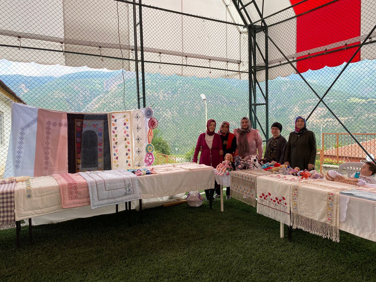 BayramorenE's tweet photo. 1_7 Haziran Hayat Boyu Öğrenme Haftası Etkinligine katılım saglayan Bayramörenlilere sonsuz tesekkurler. Sergimizi de turnuvamuzida tamamladik.@MemCankiri @mebhbogm @hayatboyuailesi @Muammer12877572 @BayramorenMem @BelenMuzaffer https://t.co/MXdOHVBiT1