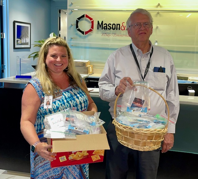MasonandHanger's tweet photo. We recently signed up for a DIY project to donate more than 110 snack bags to Peter Paul Summer Academy (@PeterPaulRVA). We're proud to support the academy's purpose to educate the child, engage the family, and empower the community. 

#MHGivesBack #PeterPaulRVA https://t.co/IFSbPOHrvX