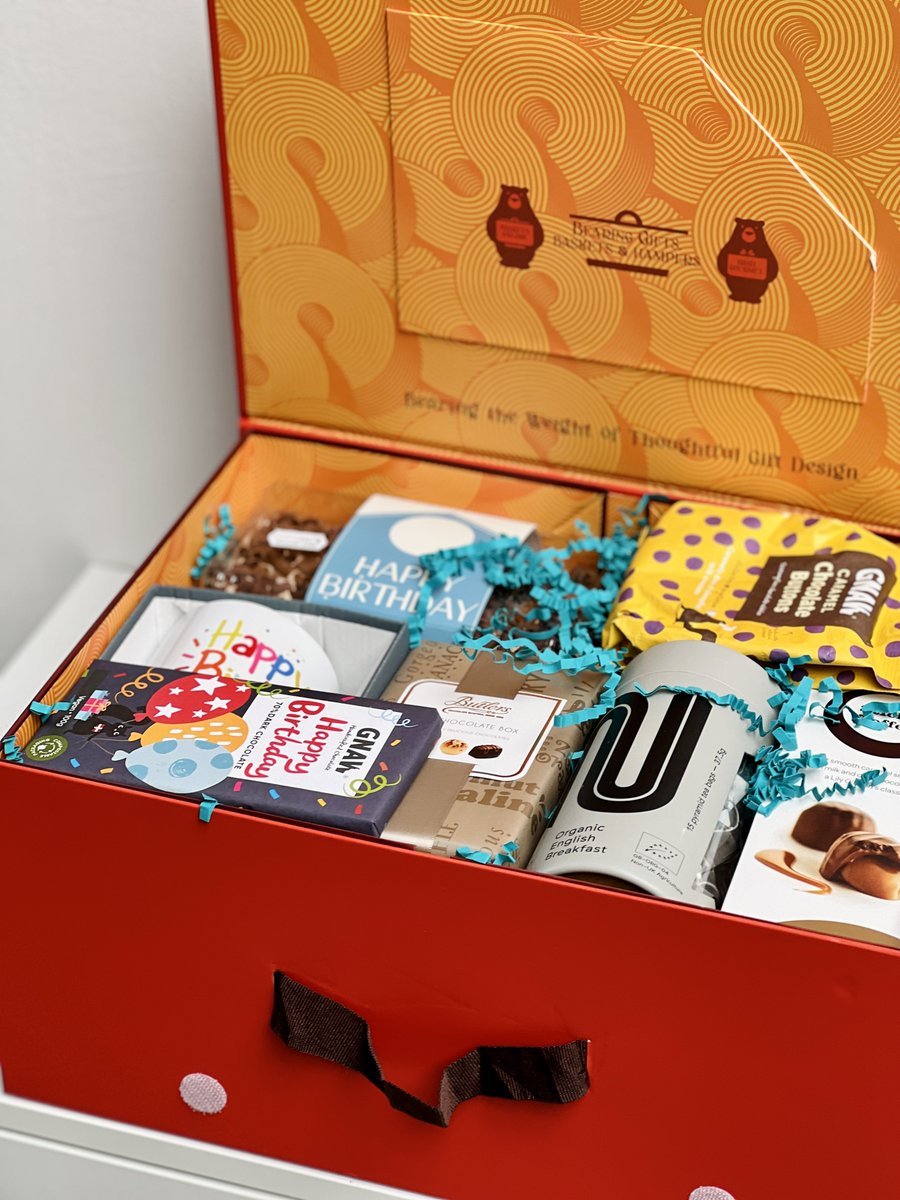 BasketsGalore's tweet image. Today's Gift Basket Of The Day is the "Birthday Mugs &amp;amp; Hugs Hamper" ow.ly/XEG250JjCcC 🎂 Follow &amp;amp; RT to enter #prize draw to #win a Gift Basket. More info via our blog. #dailydispatch #gifts #competition #giftbasketsrule #birthdaygifts #birthdayhampers #birthdaygiftbaskets