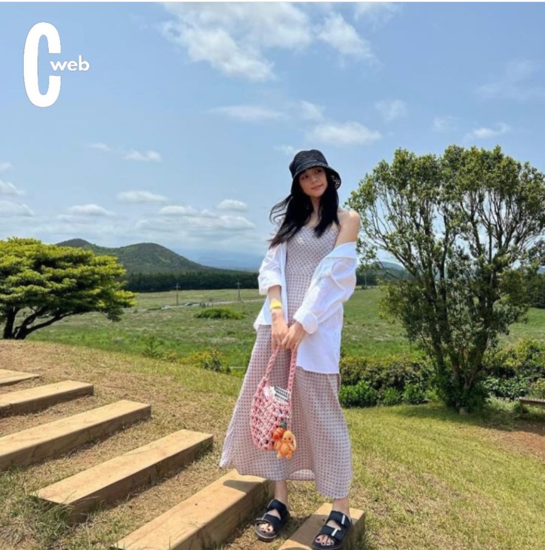 JisooPeruBP's tweet photo. 🌟 Cosmopolitan Korea actualizó su Instagram con esta hermosa imagen de nuestra Reina Jisoo.🥰

📎https://t.co/kQE3nFIHxo

블랙핑크지수 #블랙핑크 #지수 #JISOO #BLACKPINK @BLACKPINK https://t.co/sV0BlishS2