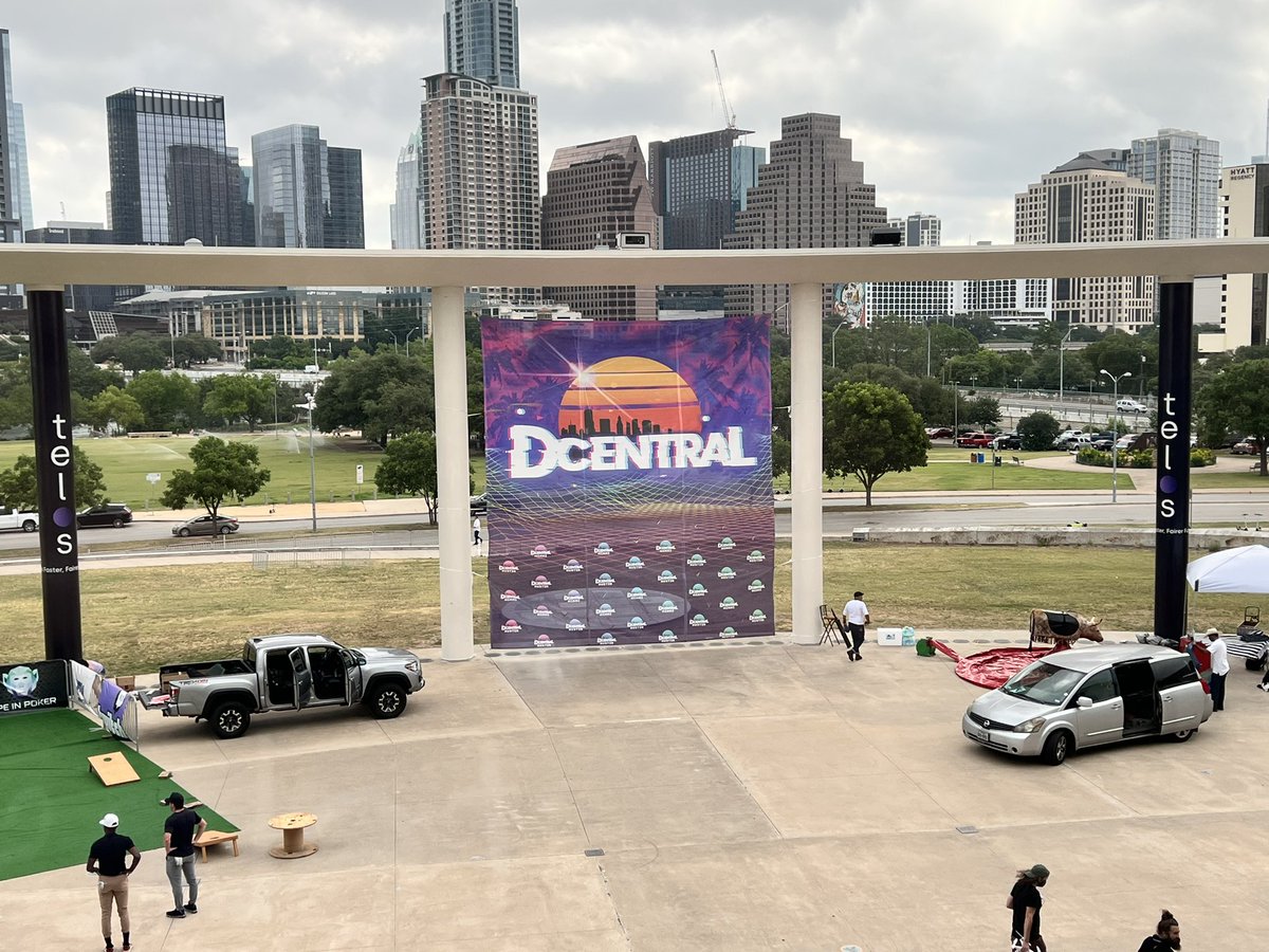 KerstenCr's tweet photo. #DCentral started, we got some amazing promotion outside! Team @HelloTelos here with 9 people, looking forward to meet you to discuss the fastest #evm out there. $TLOS https://t.co/sVC7jzb72v