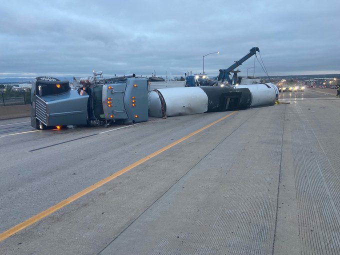 Semi-truck crash closes eastbound Interstate 270 in Commerce City |  9news.com