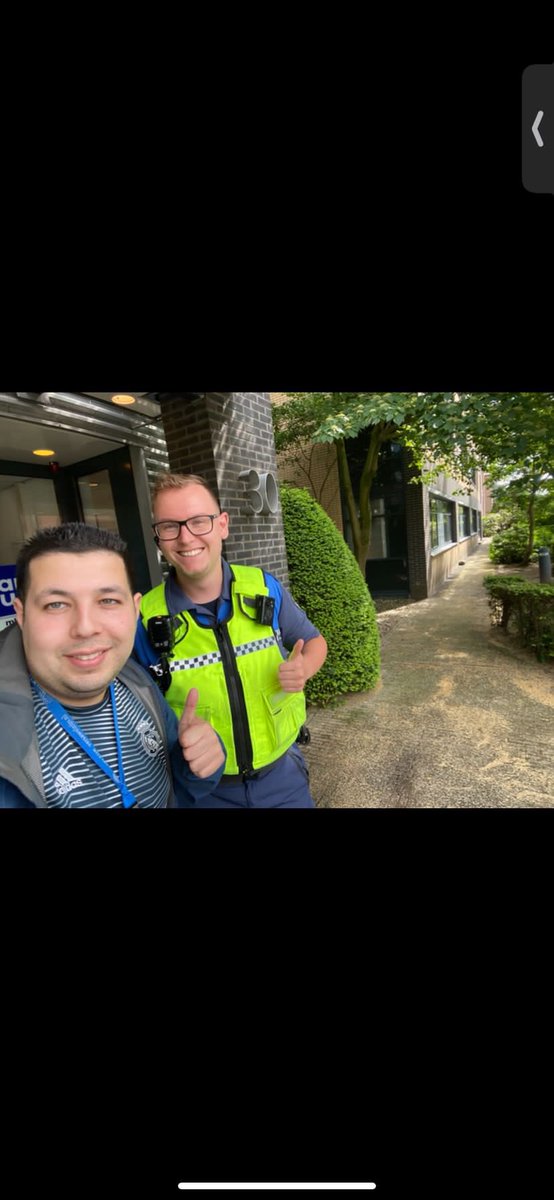 Een constructieve gesprek gevoerd met de centrum wijkboa van #hilversum. Samen hebben we gesproken over de kansen, mogelijkheden voor jongeren uit het Centrumgebied. We willen de overlast verminderen en de kansen vergroten van jongeren! #eerstelijnshulpvragen #versawelzijn #JW