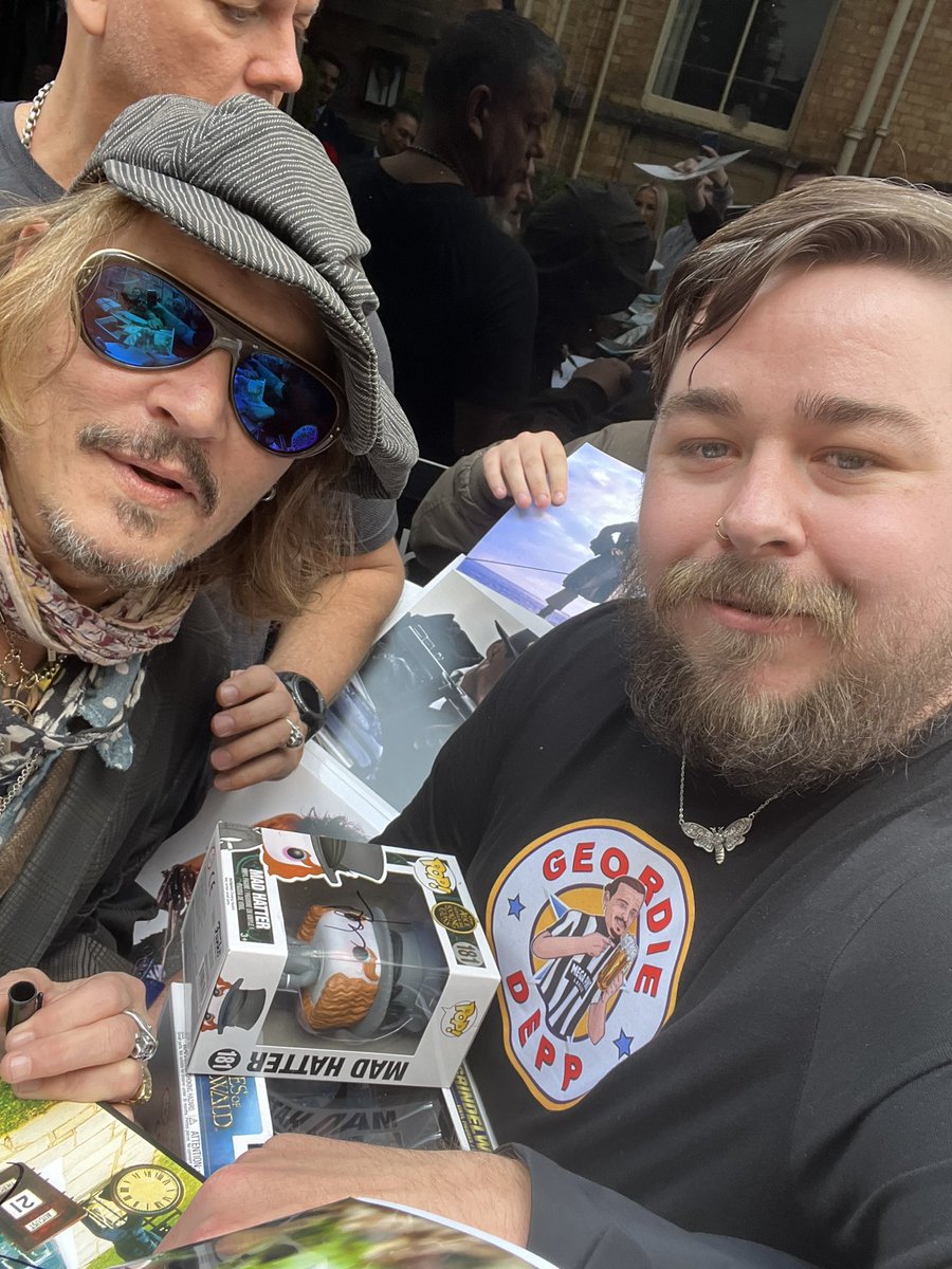 Curtis1192's tweet photo. I MET JOHNNY DEPP AGAIN!! OMFG https://t.co/pDoRJXDg80
