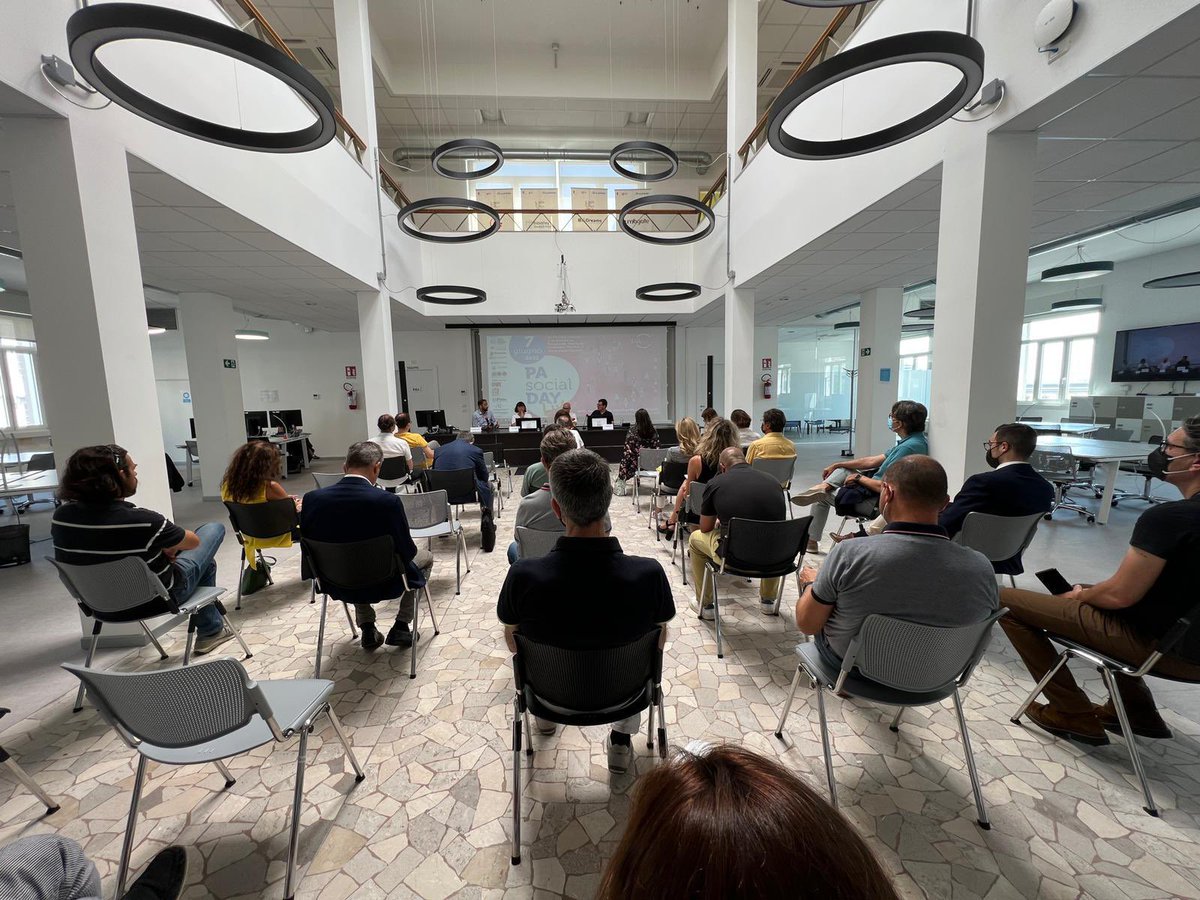digitalepop's tweet photo. Accessibilità e inclusività per la transizione digitale. Questo il tema affrontato e raccontato dagli ospiti collegati dall’Urban Center di Trieste al #PASocial Day 2022. https://t.co/muzMcqyDFs