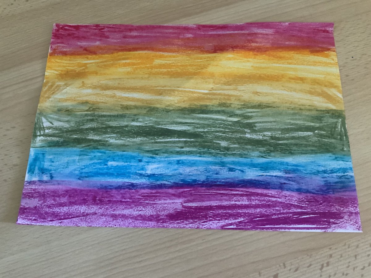 laclassefreinet's tweet photo. S. a créé un dégradé multicolore avec des craies grasses. https://t.co/jW3s0IdwA2