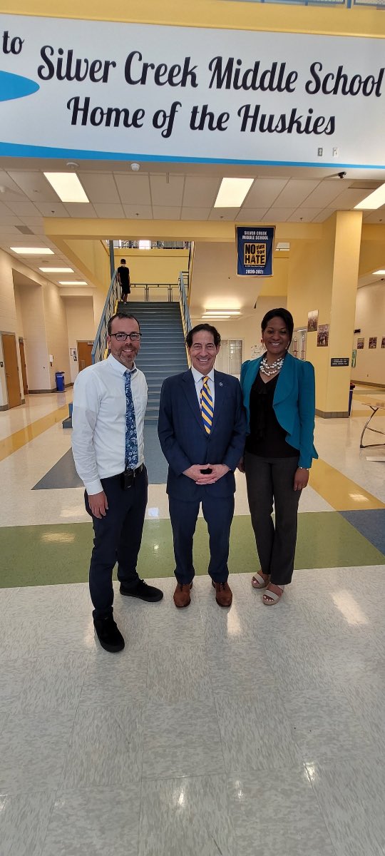 RepRaskin's tweet photo. Honored to speak to graduating 8th graders at Silver Creek Middle! These politically savvy and engaged students shared thoughts on everything from gun violence to the Supreme Court and Roe v. Wade to Ranked Choice Voting and homework. You all make me proud! https://t.co/1gnZIHdiIz