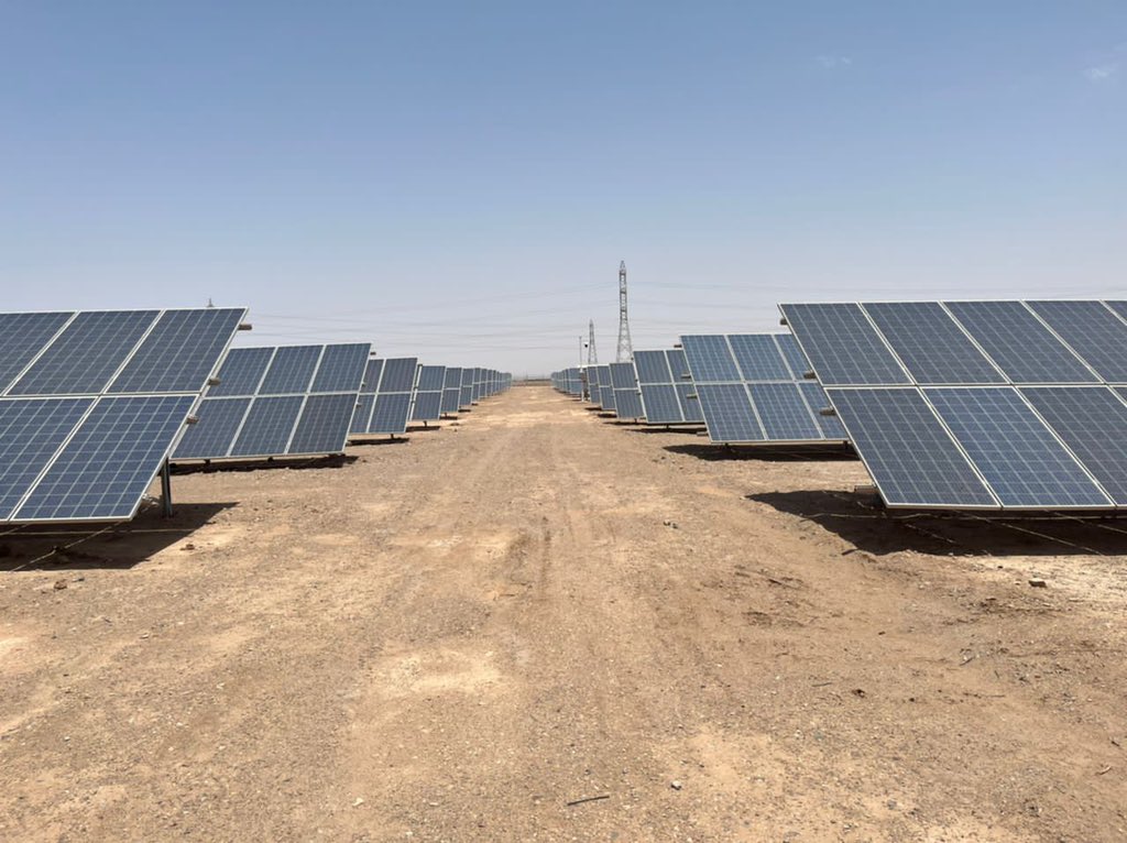frank_mollen's tweet photo. Honoured to be invited to the opening of a 3 MW solar farm in Ardakan, near Yazd. Solar energy is essential. Built with support of a Dutch company, the park is a great example of Dutch-Iranian cooperation for a more #sustainable future. #Climate #MoreToFollow https://t.co/L1oyENSPz2