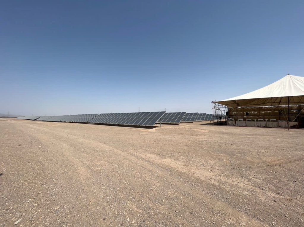 frank_mollen's tweet photo. Honoured to be invited to the opening of a 3 MW solar farm in Ardakan, near Yazd. Solar energy is essential. Built with support of a Dutch company, the park is a great example of Dutch-Iranian cooperation for a more #sustainable future. #Climate #MoreToFollow https://t.co/L1oyENSPz2