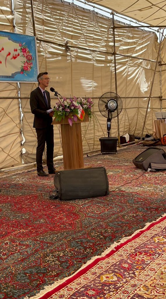 frank_mollen's tweet photo. Honoured to be invited to the opening of a 3 MW solar farm in Ardakan, near Yazd. Solar energy is essential. Built with support of a Dutch company, the park is a great example of Dutch-Iranian cooperation for a more #sustainable future. #Climate #MoreToFollow https://t.co/L1oyENSPz2