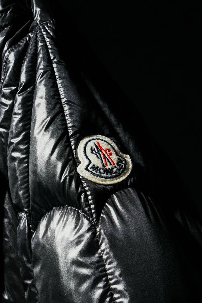 StreetFashion01's tweet image. Moncler FW22 “Spiderweb” Puffer!🖤