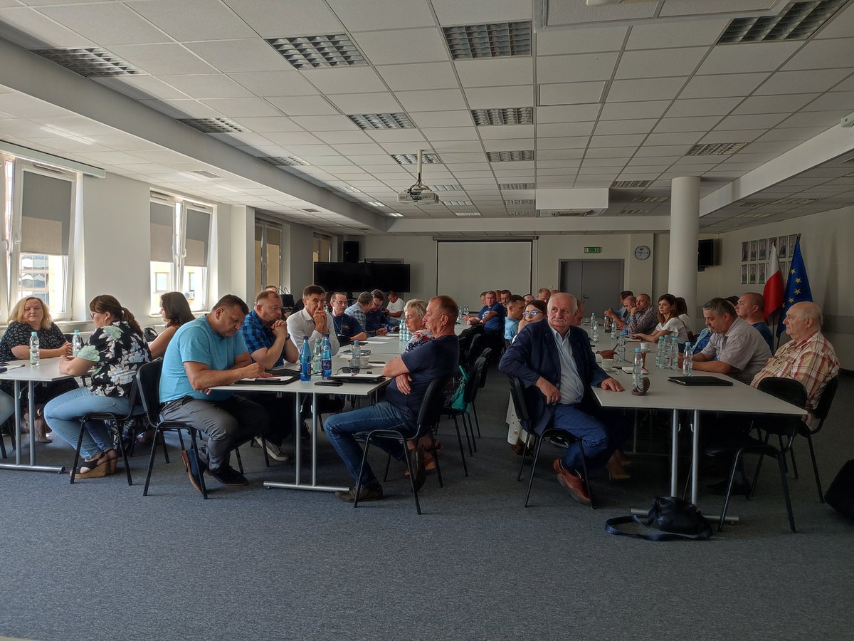 nszzpradom's tweet photo. Trwa posiedzenie Zarządu Wojewódzkiego. Omawiamy sprawy finansowe: sprawozdanie za ubiegły rok i preliminarz na bieżący. https://t.co/RCj4wJk3IU
