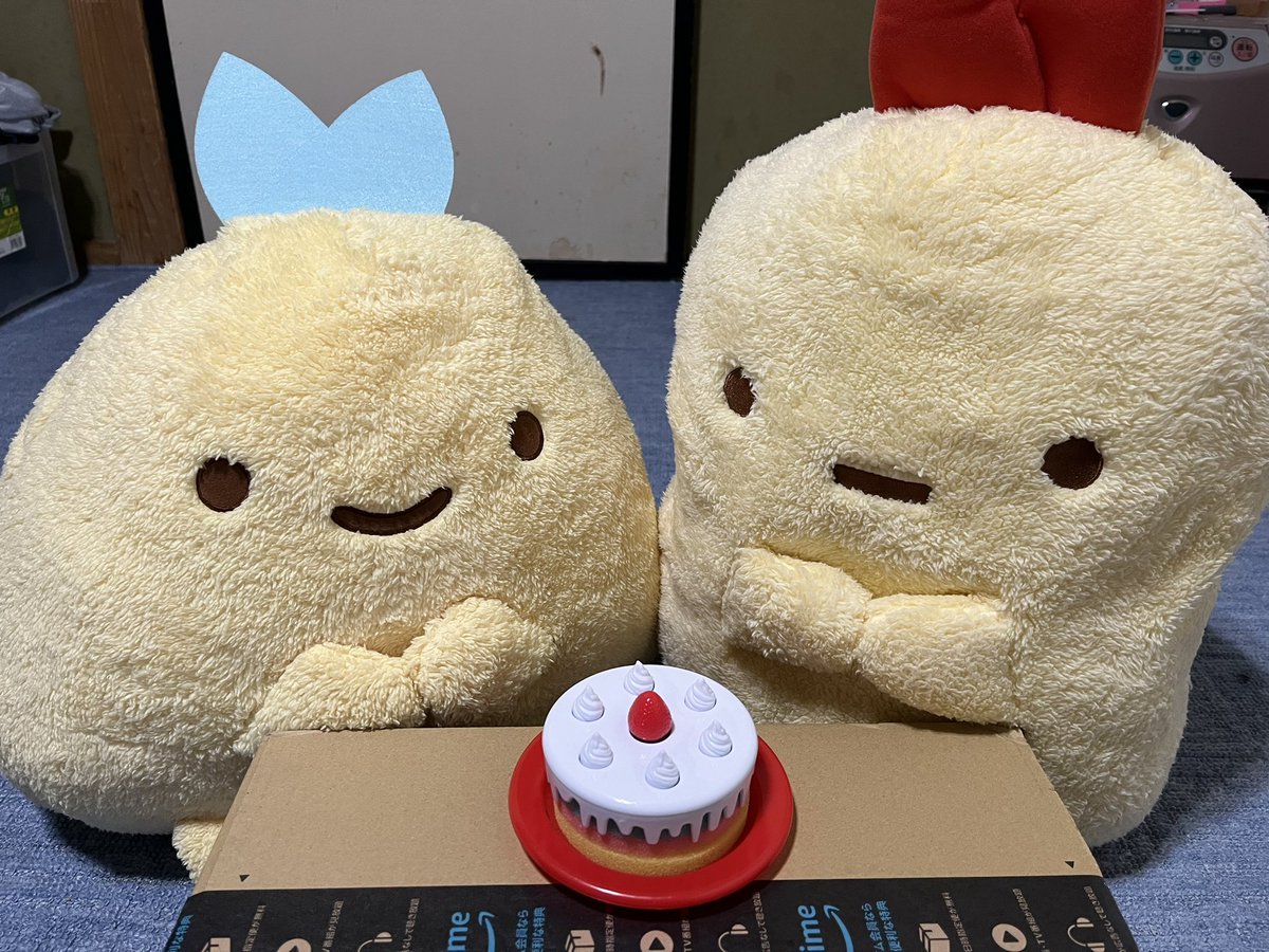 UypAp0's tweet photo. #すみっこぐらし

＃あげあげあげっコ

 ＃す��っこ写真部

あじちゃんとふらいちゃんのケーキ作り！🎂 https://t.co/V7oKGjKeWw