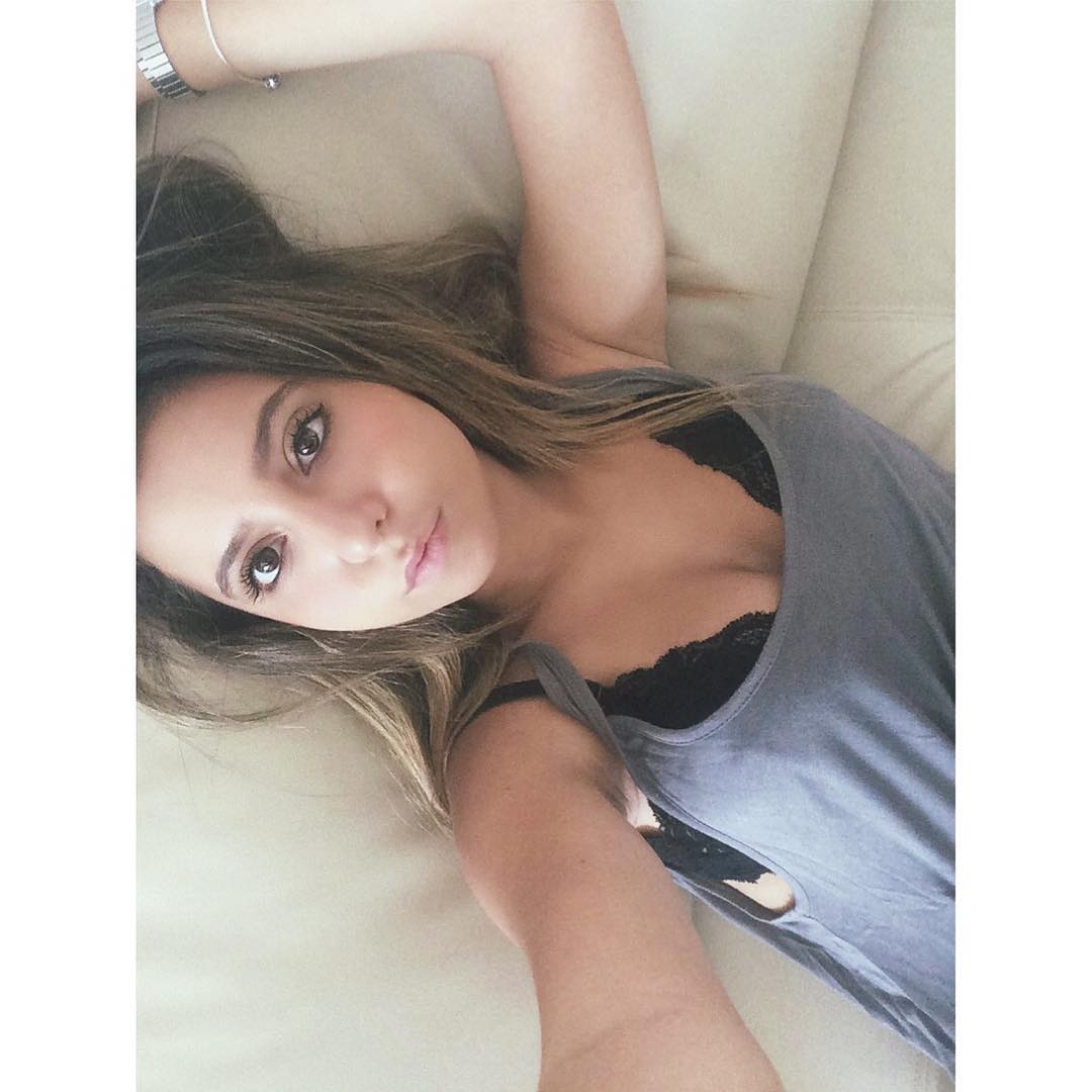 sophiakappo's tweet photo. USe your teeth to pull my panties to the side  #nudes #boobs https://t.co/k7mEtIQoHw