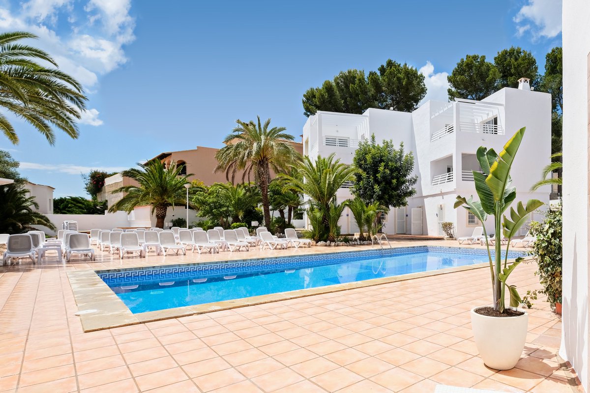 azuLine Hotels tweet media