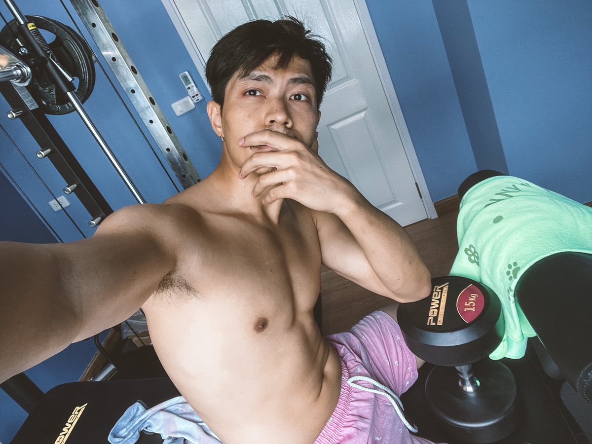 tarpatana's tweet photo. ห้องฝึกความเป็นหมี 😝

#Workout #chestworkout #asianboy https://t.co/pW4ixleFNQ