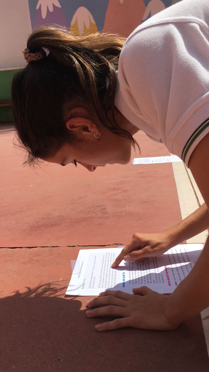 Nuestros alumnos de 1ºESO trabajan en Ámbito Lingüístico de una forma diferente. Realizamos relevos de dictados y así mejoramos cuerpo y mente a la vez. #somosfesd